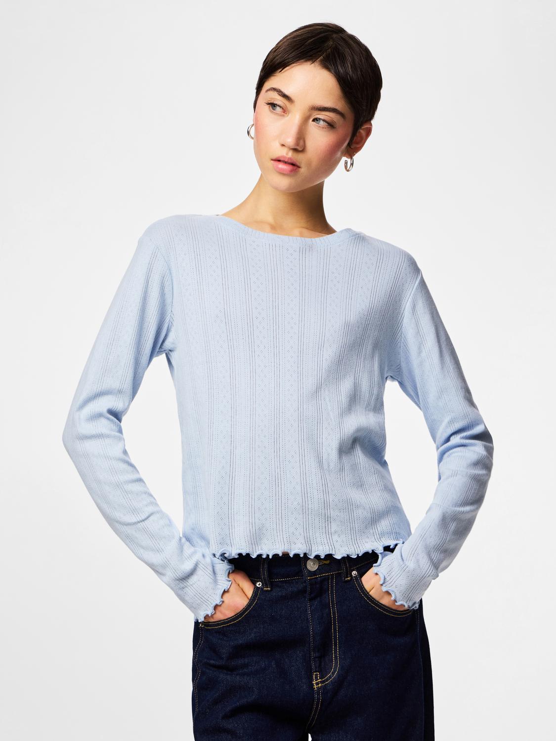 model_shot-front